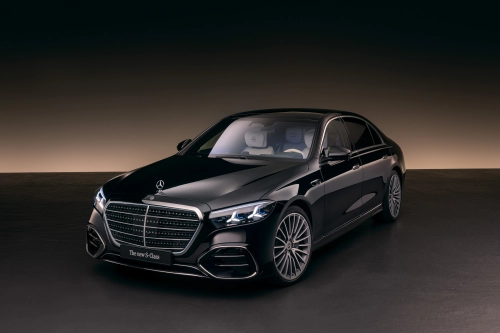 Mercedes-Benz presenta la nuova S-Class, aggiornata in ogni dettaglio tra tecnologia, comfort e personalizzazione
